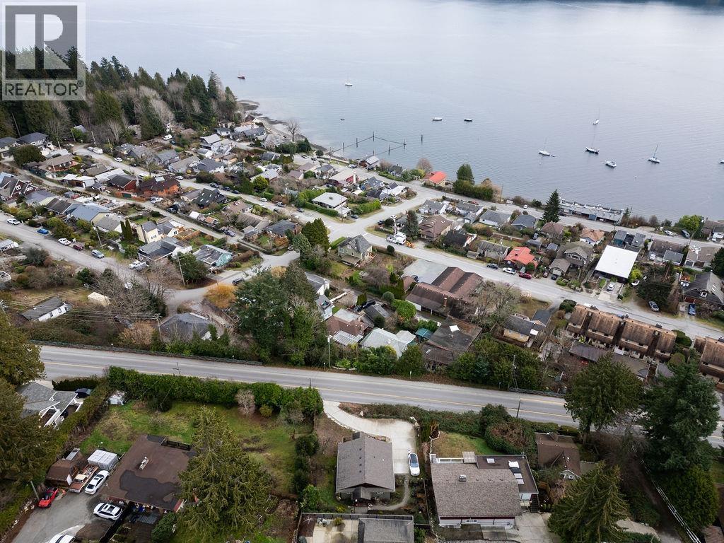 591 Gibsons Way, Gibsons, British Columbia  V0N 1V9 - Photo 32 - R3089473