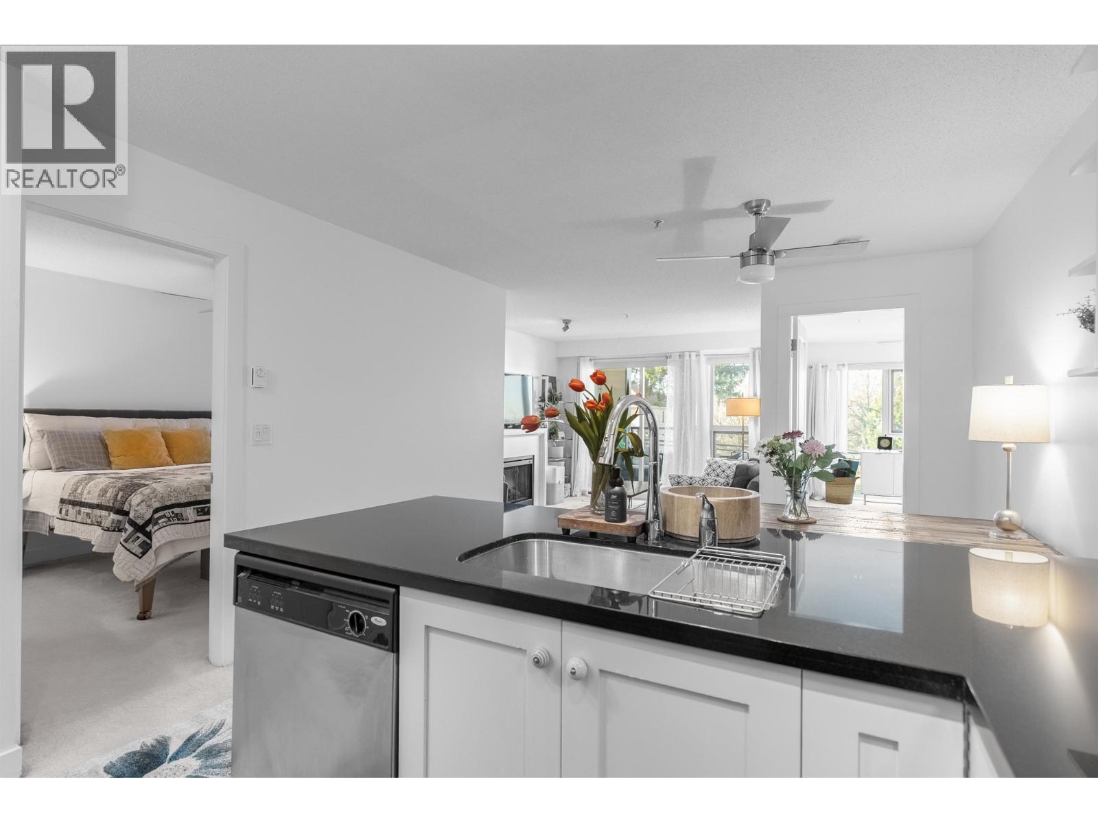 206 4550 Fraser Street, Vancouver, British Columbia  V5V 4G8 - Photo 2 - R3089346