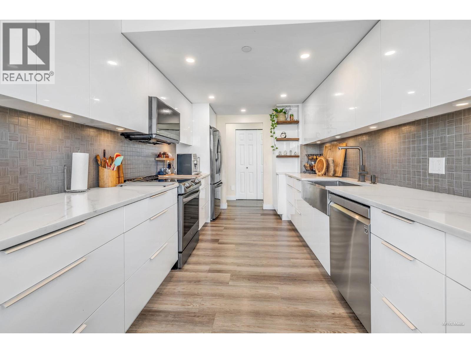 1605 1185 Quayside Drive Drive, New Westminster, British Columbia  V3M 6T8 - Photo 9 - R3089310