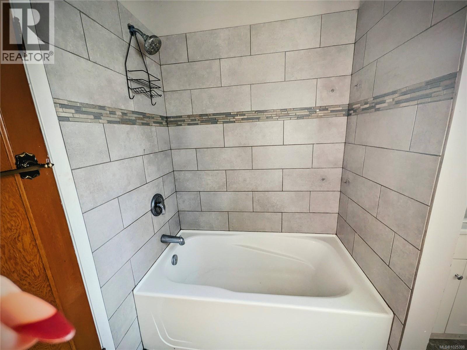 3661 Craigmillar Ave, Saanich, British Columbia  V8P 3H2 - Photo 10 - 1025398