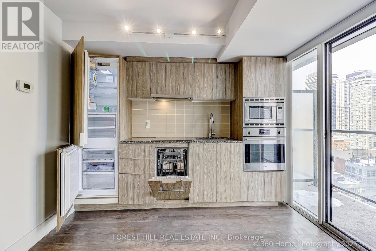 2103 - 955 Bay Street, Toronto, Ontario  M5S 0C6 - Photo 15 - C12784730