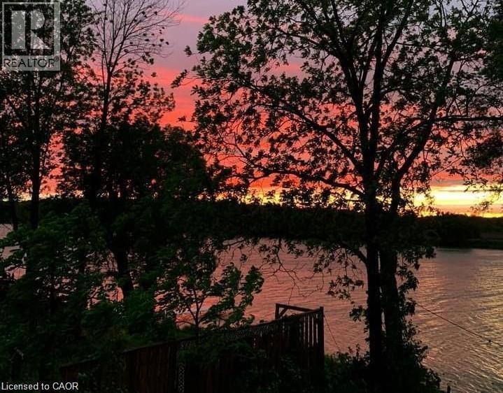 105 Main Street W, Dunnville, Ontario  N1A 3C8 - Photo 2 - 40804827