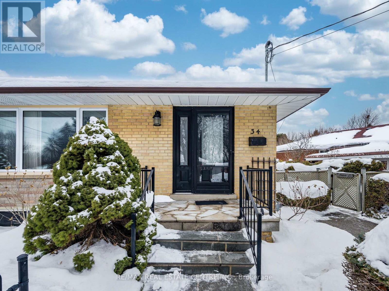 34 WATERFIELD DRIVE, Toronto, Ontario