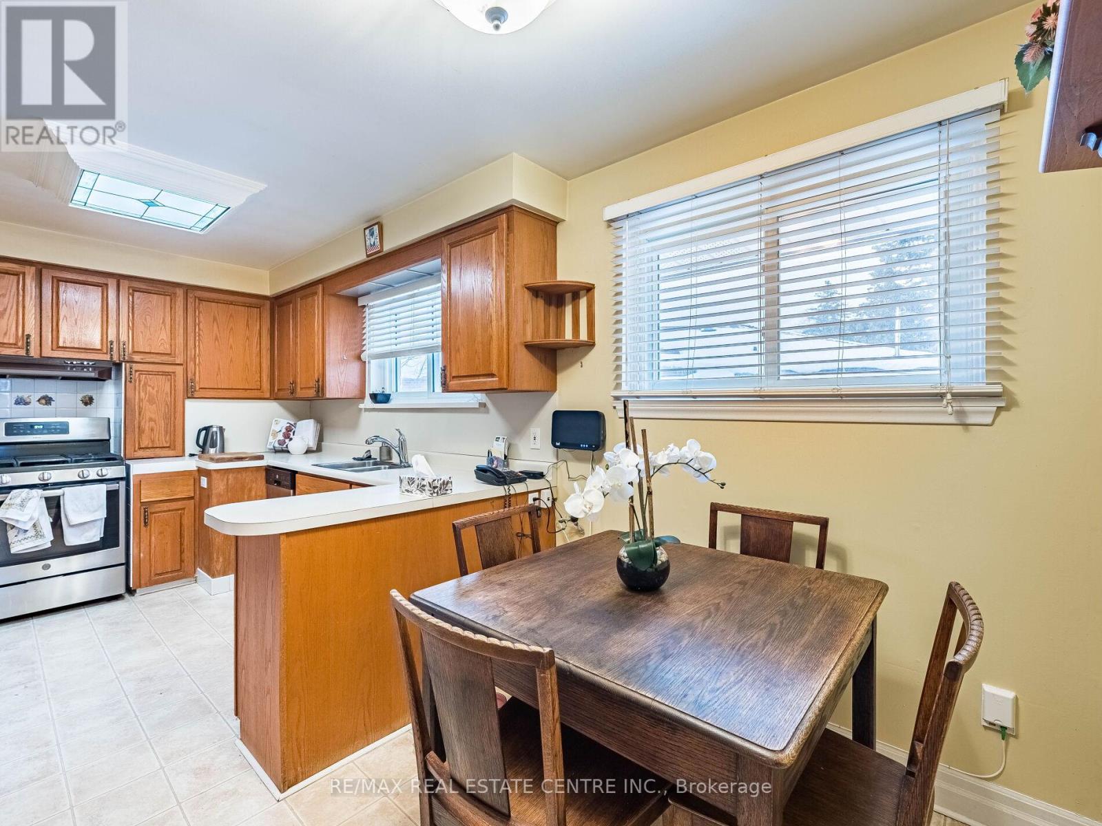 34 Waterfield Drive, Toronto, Ontario  M1P 3W7 - Photo 14 - E12784684