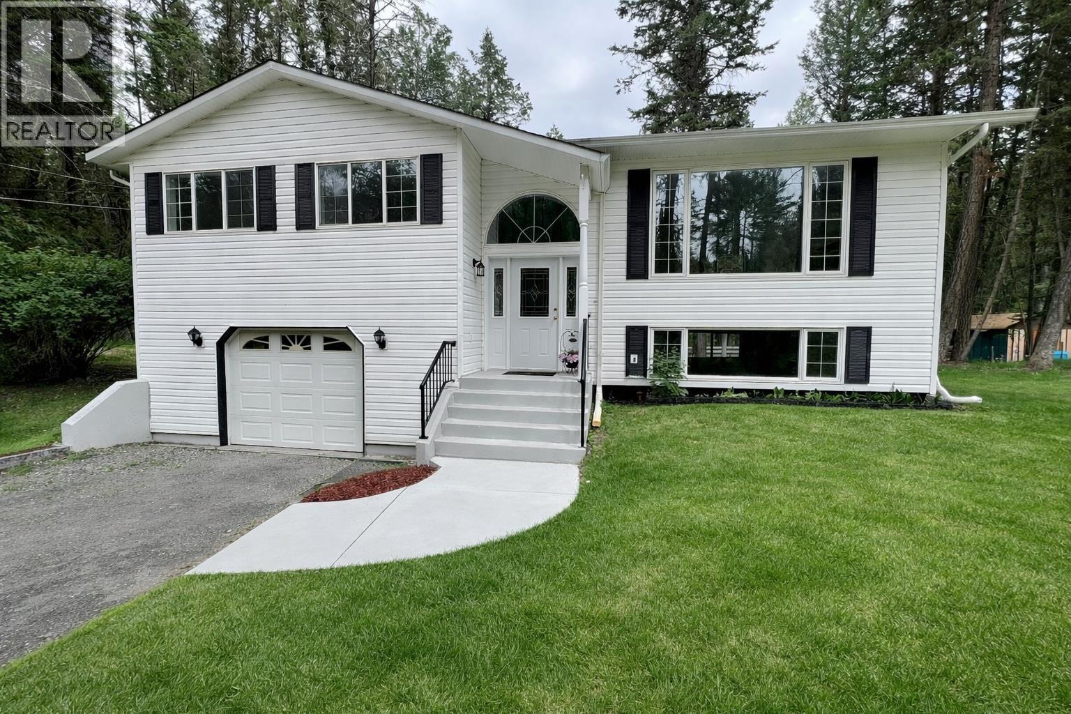 4983 SMITH ROAD, 108 Mile Ranch, British Columbia