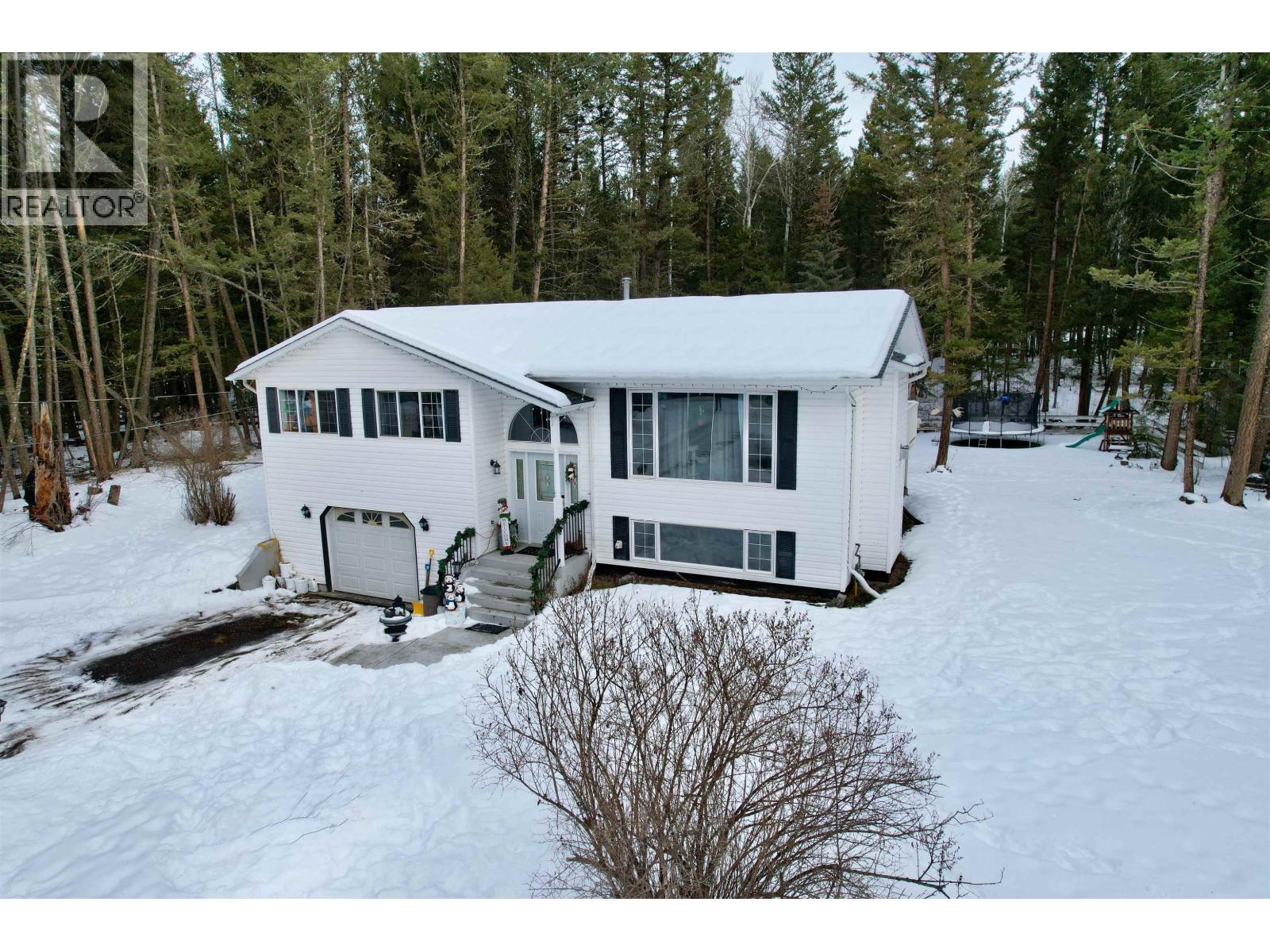 4983 Smith Road, 108 Mile Ranch, British Columbia  V0K 2Z0 - Photo 2 - R3074401