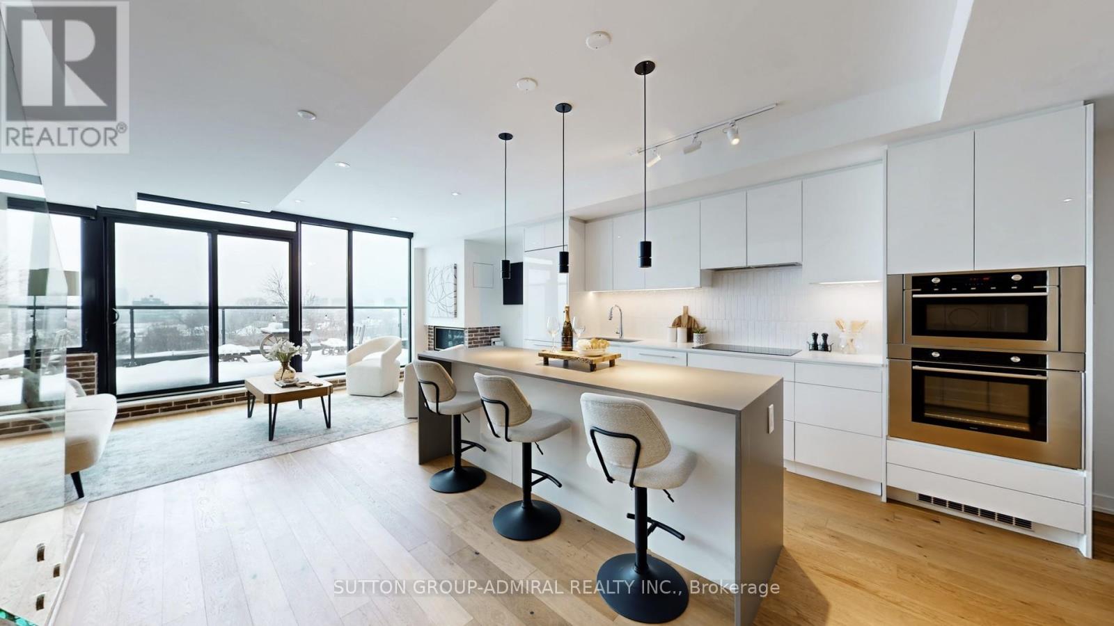 PH 617 - 899 COLLEGE STREET, Toronto, Ontario