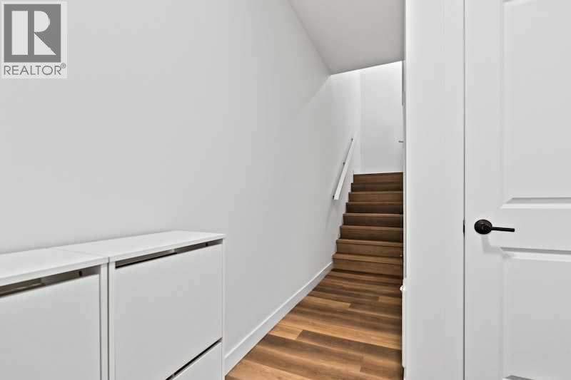 235 Sovereign Common Sw, Calgary, Alberta  T3C 3Y3 - Photo 4 - A2283602