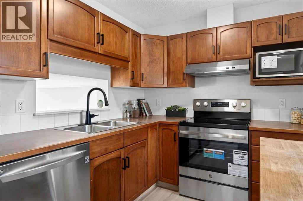 11 Copperfield Court Se, Calgary, Alberta  T2Z 4Z3 - Photo 11 - A2283861