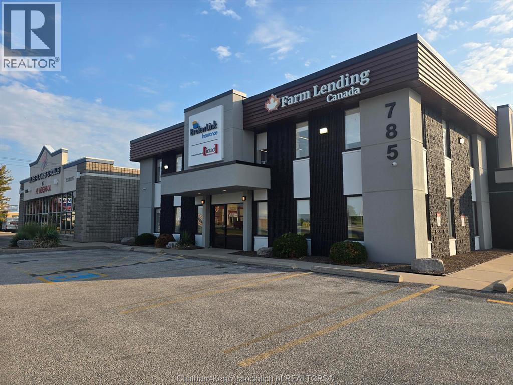 MLS# 26003066: 785 ST CLAIR STREET, Chatham, Canada