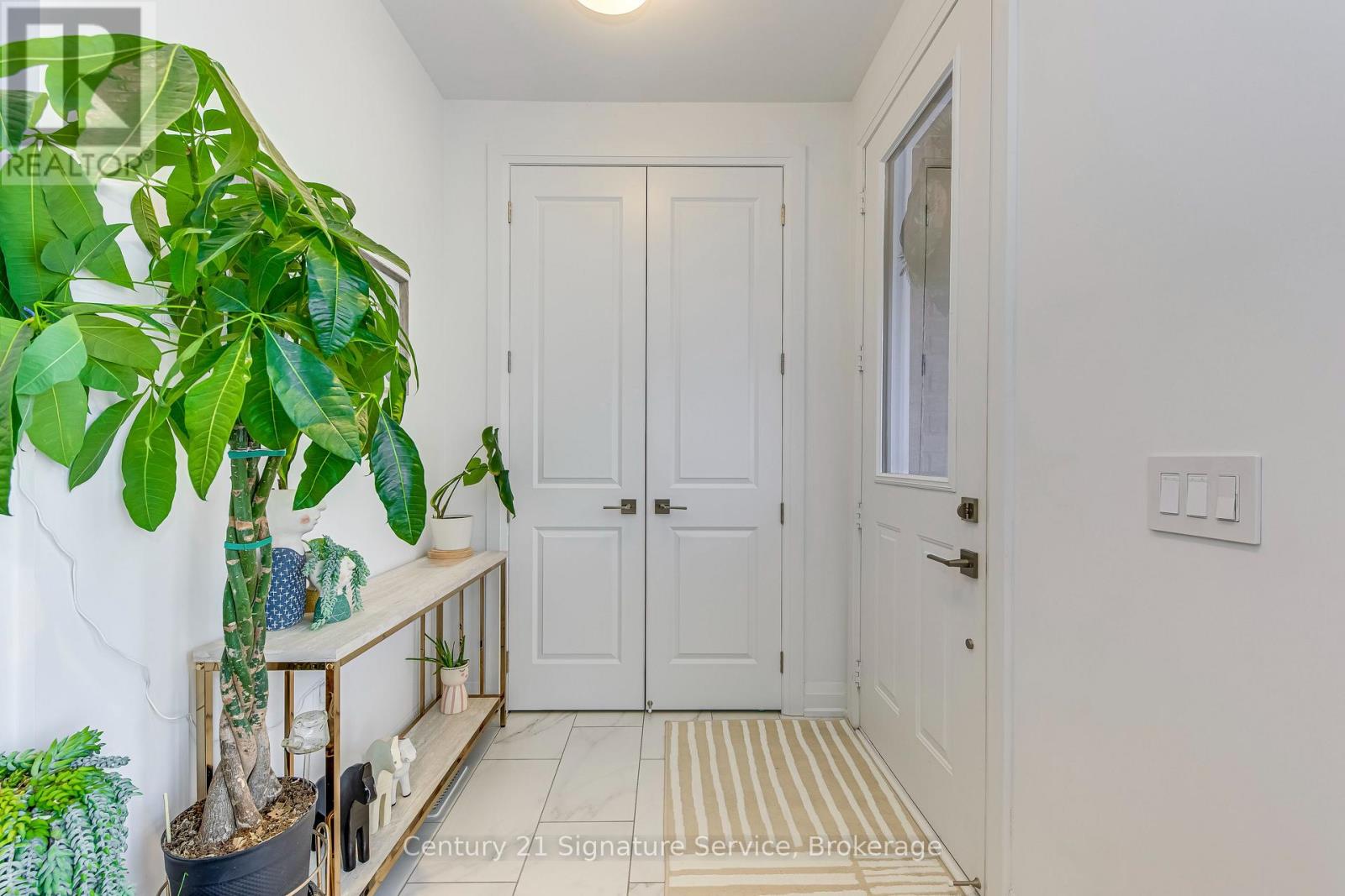 4011 Sixth Line, Oakville, Ontario  L6H 3P8 - Photo 3 - W12784680