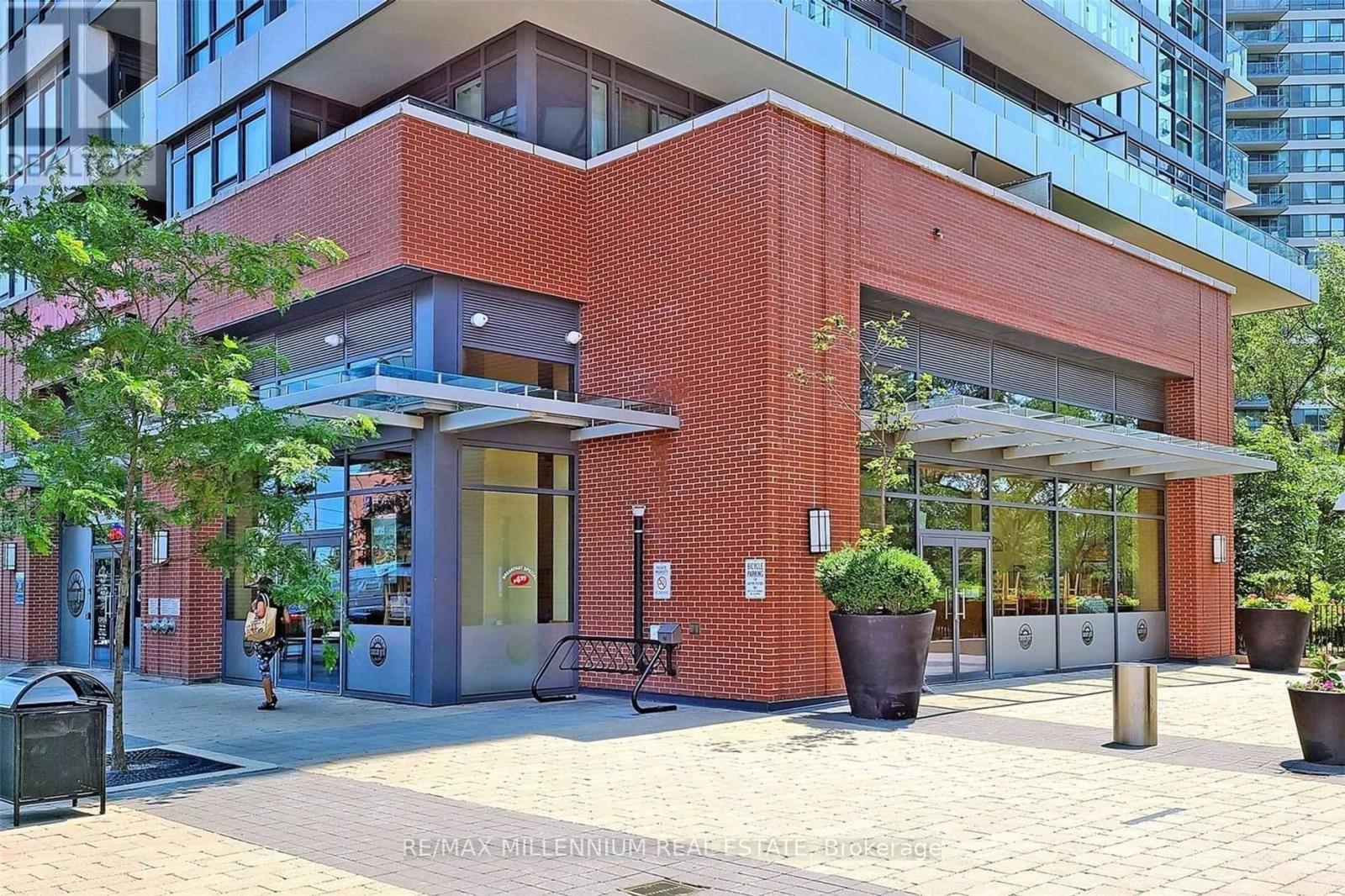 608 - 2212 Lake Shore Boulevard, Toronto, Ontario  M8V 0A9 - Photo 3 - W12784696