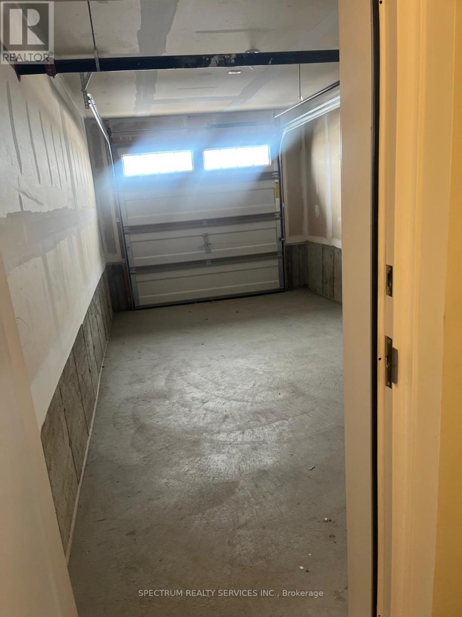 Lot 22 - 45 Fieldridge Crescent, Brampton, Ontario  L6R 4G6 - Photo 11 - W12784720