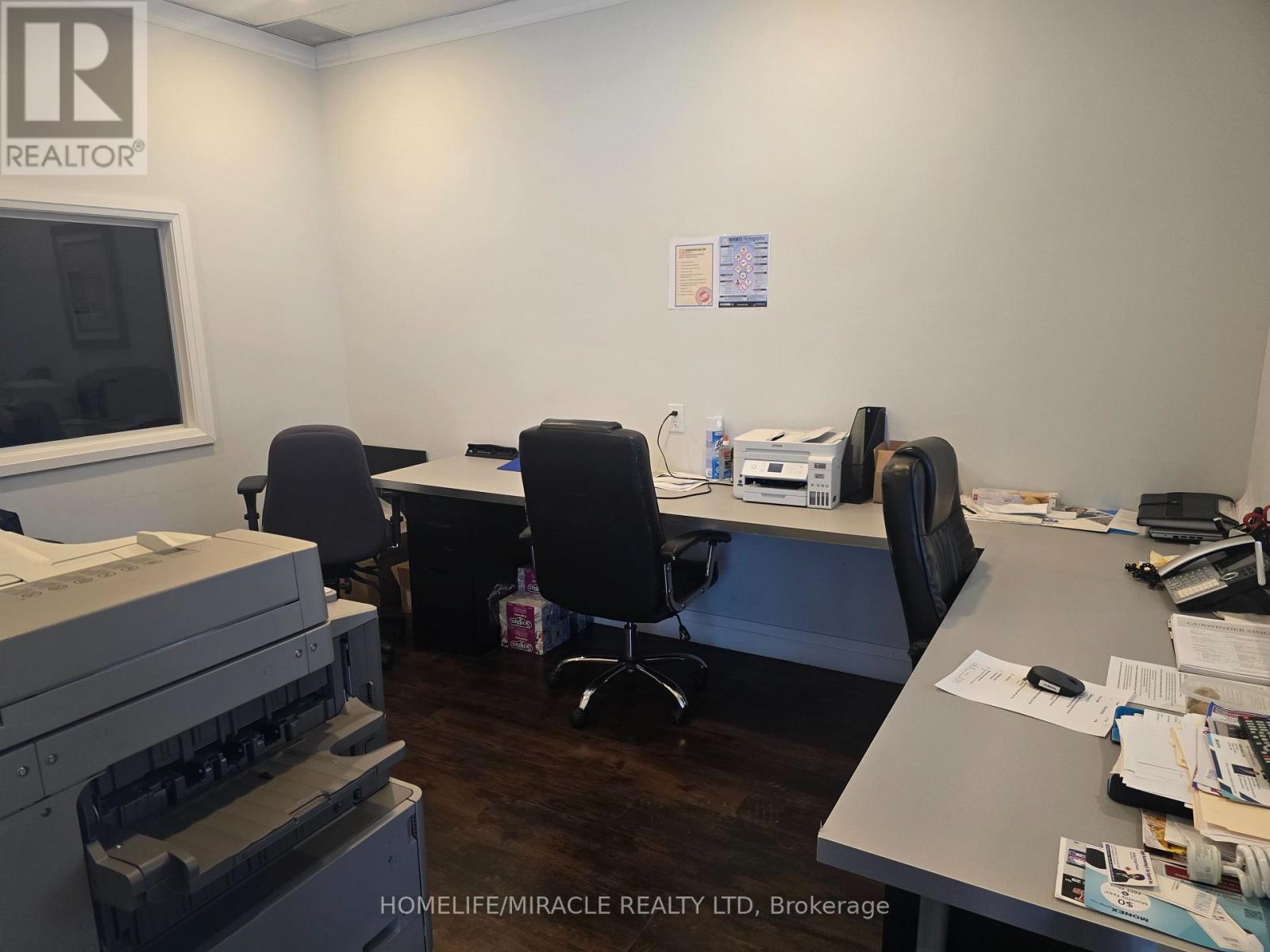 106 - 49 Hillcrest Avenue, Brampton (Queen Street Corridor), Ontario  L6W 4V4 - Photo 7 - W12784752