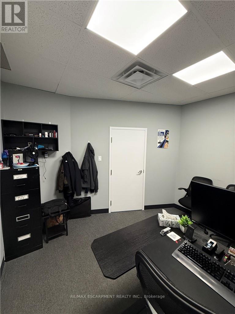 302 Brucedale Avenue, Hamilton (Inch Park), Ontario  L9A 1R1 - Photo 17 - X12784682