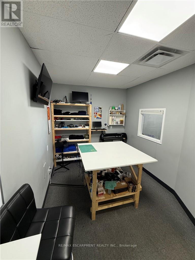 302 Brucedale Avenue, Hamilton (Inch Park), Ontario  L9A 1R1 - Photo 21 - X12784682