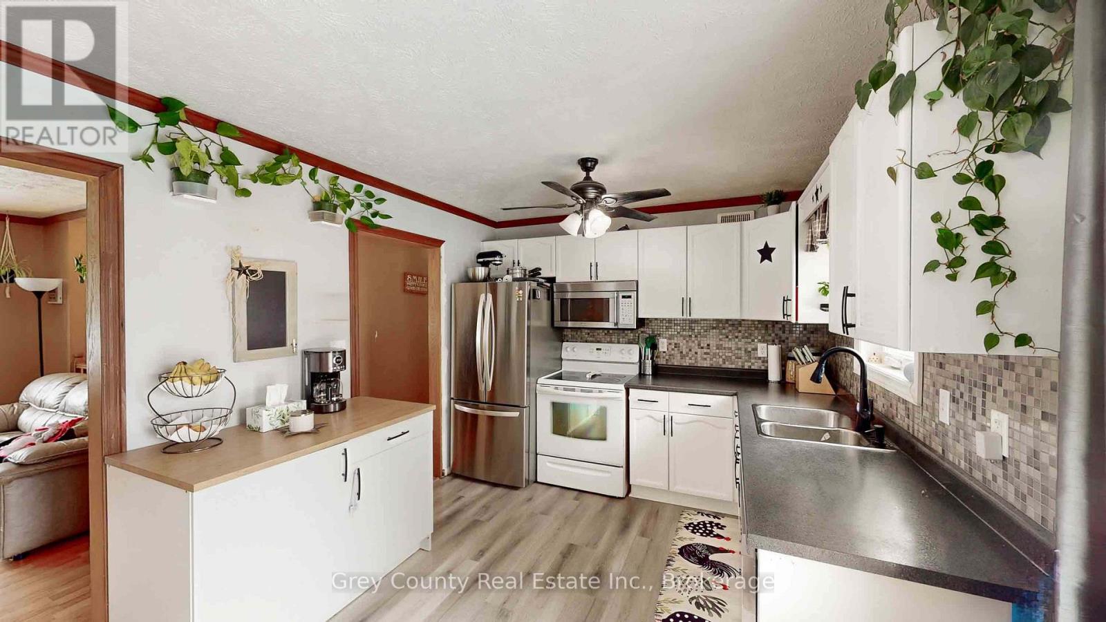 23 Brackenbury Street, Grey Highlands, Ontario  N0C 1H0 - Photo 15 - X12784794