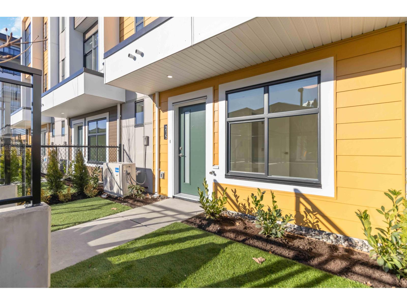 215 46150 Thomas Road, Vedder Crossing, Chilliwack, British Columbia  V2R 6B3 - Photo 2 - R3089500