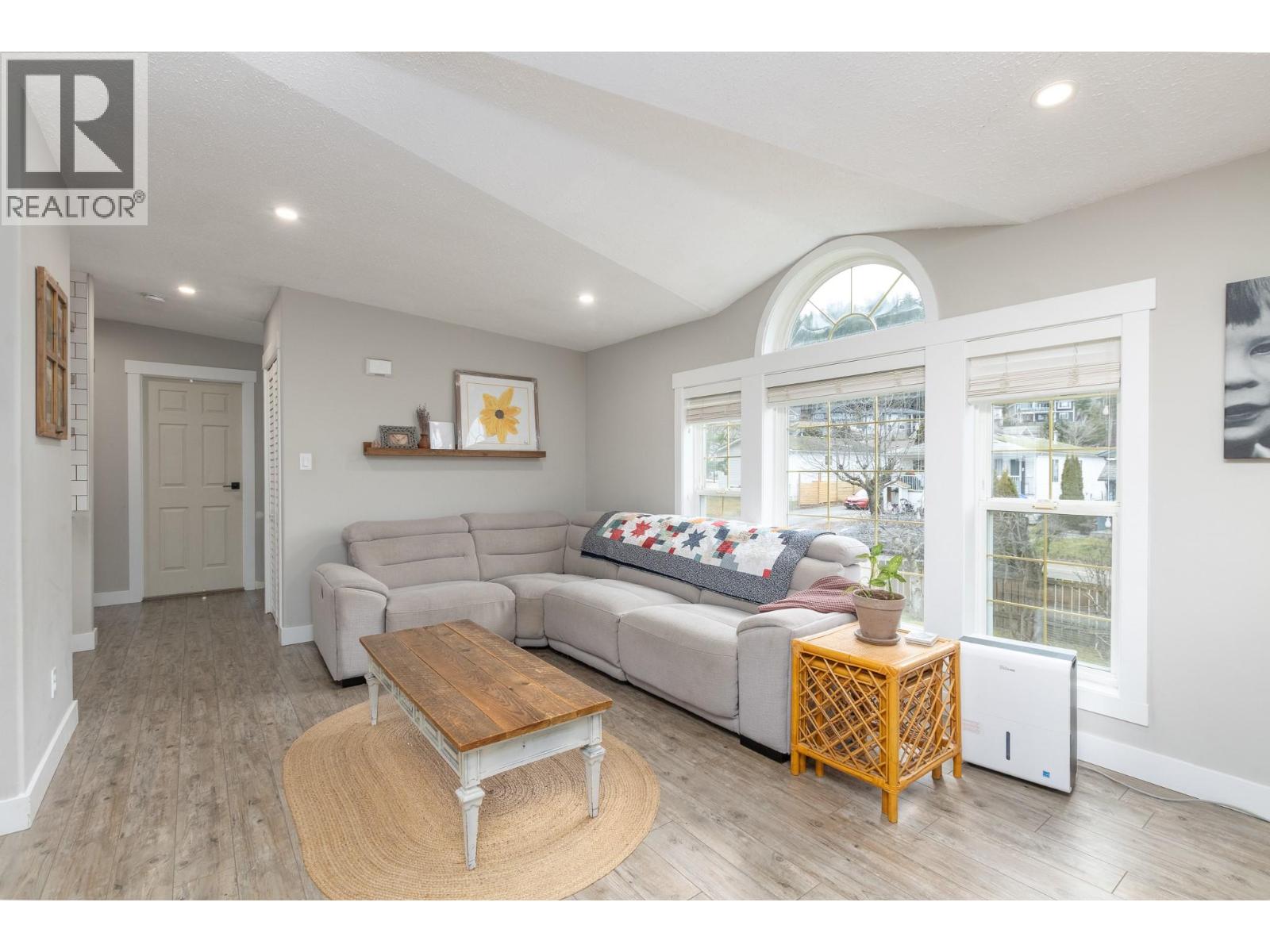 7220 47 Street Ne, Salmon Arm, British Columbia  V0E 1K0 - Photo 6 - 10375013