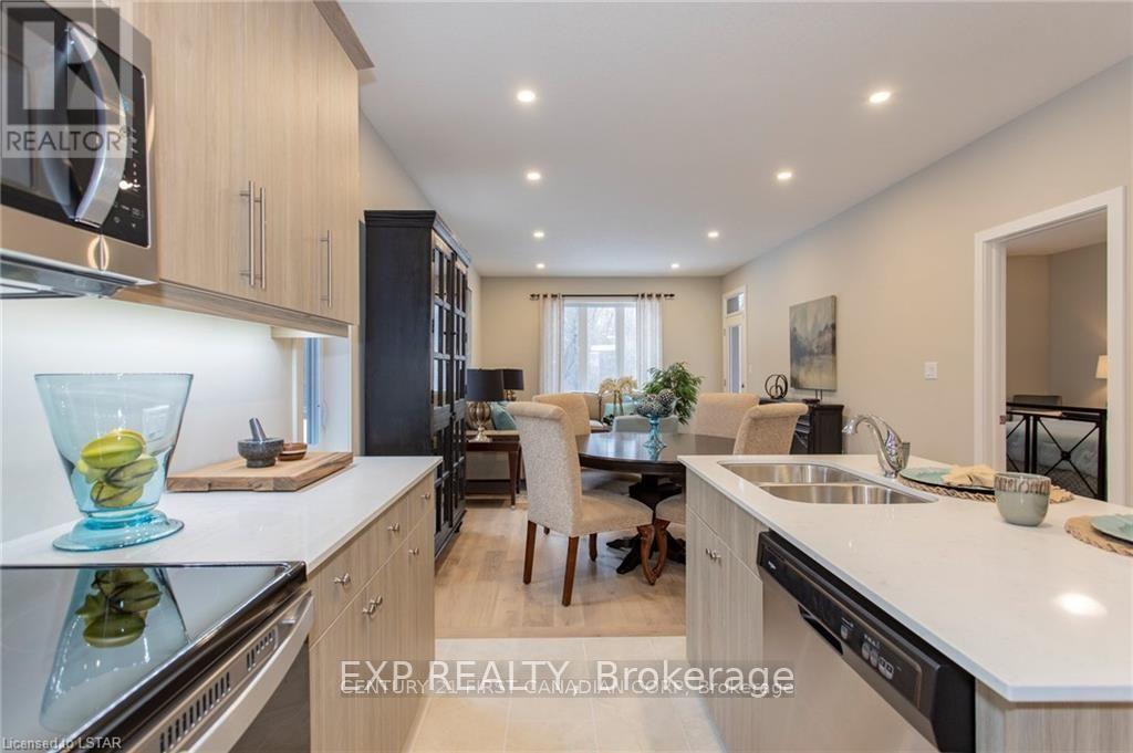 2244 Evans Boulevard, London South, Ontario  N6M 0A8 - Photo 11 - X12784846