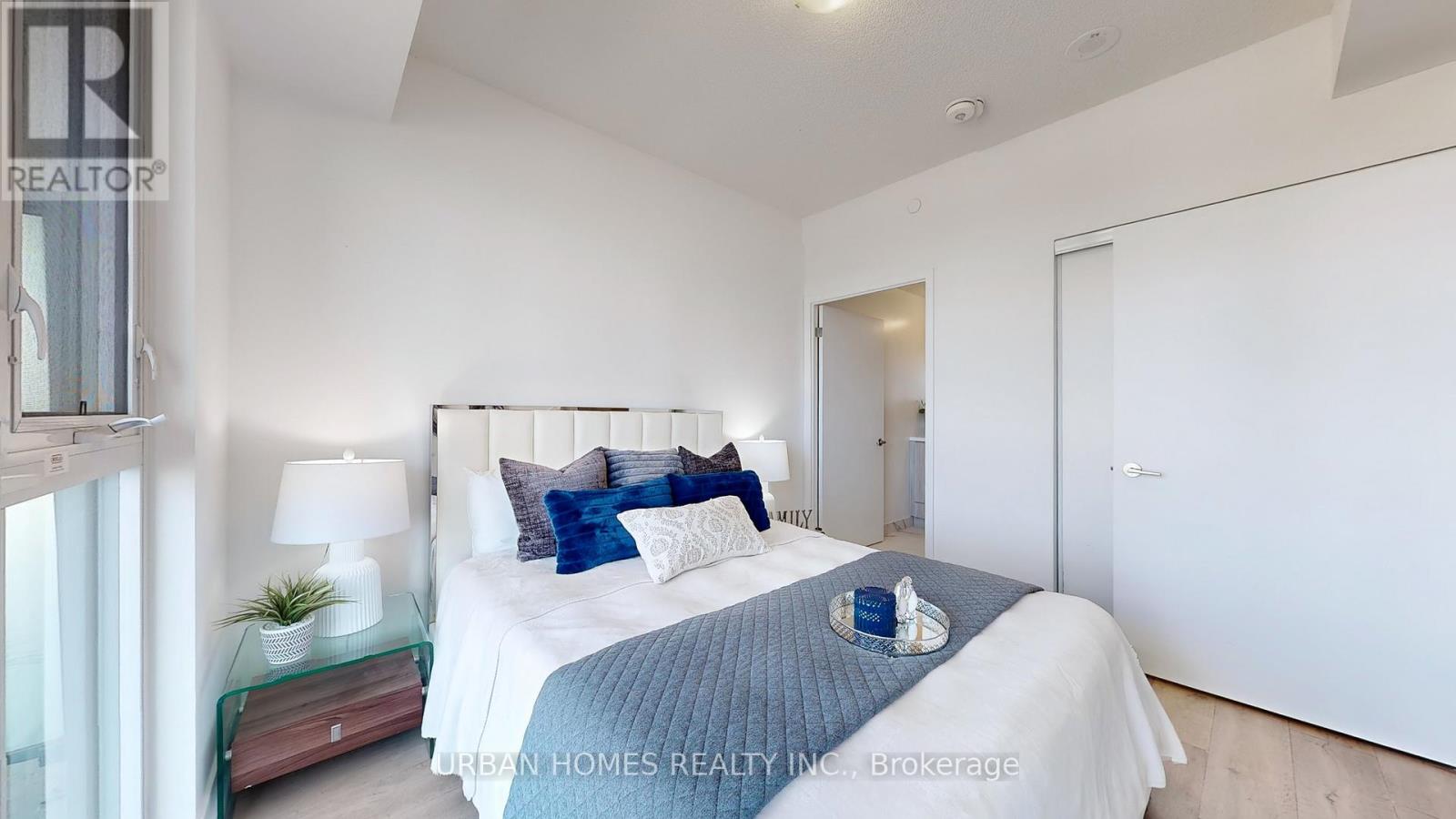 818 - 38 Honeycrisp Crescent, Vaughan, Ontario  L4K 0M7 - Photo 12 - N12781726