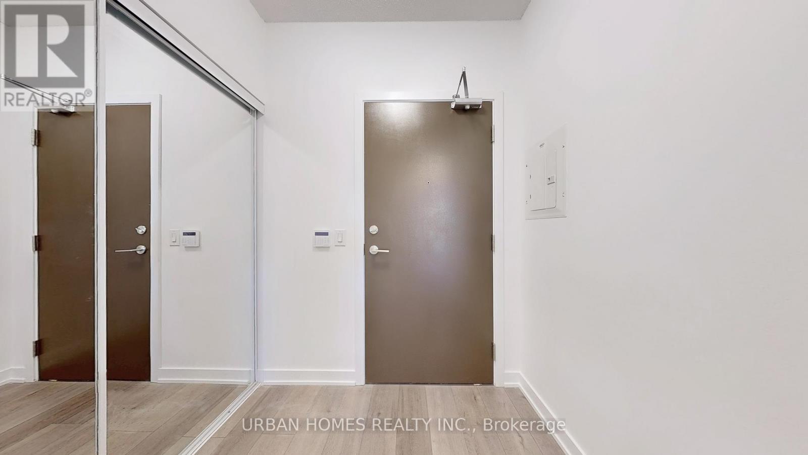 818 - 38 Honeycrisp Crescent, Vaughan, Ontario  L4K 0M7 - Photo 22 - N12781726