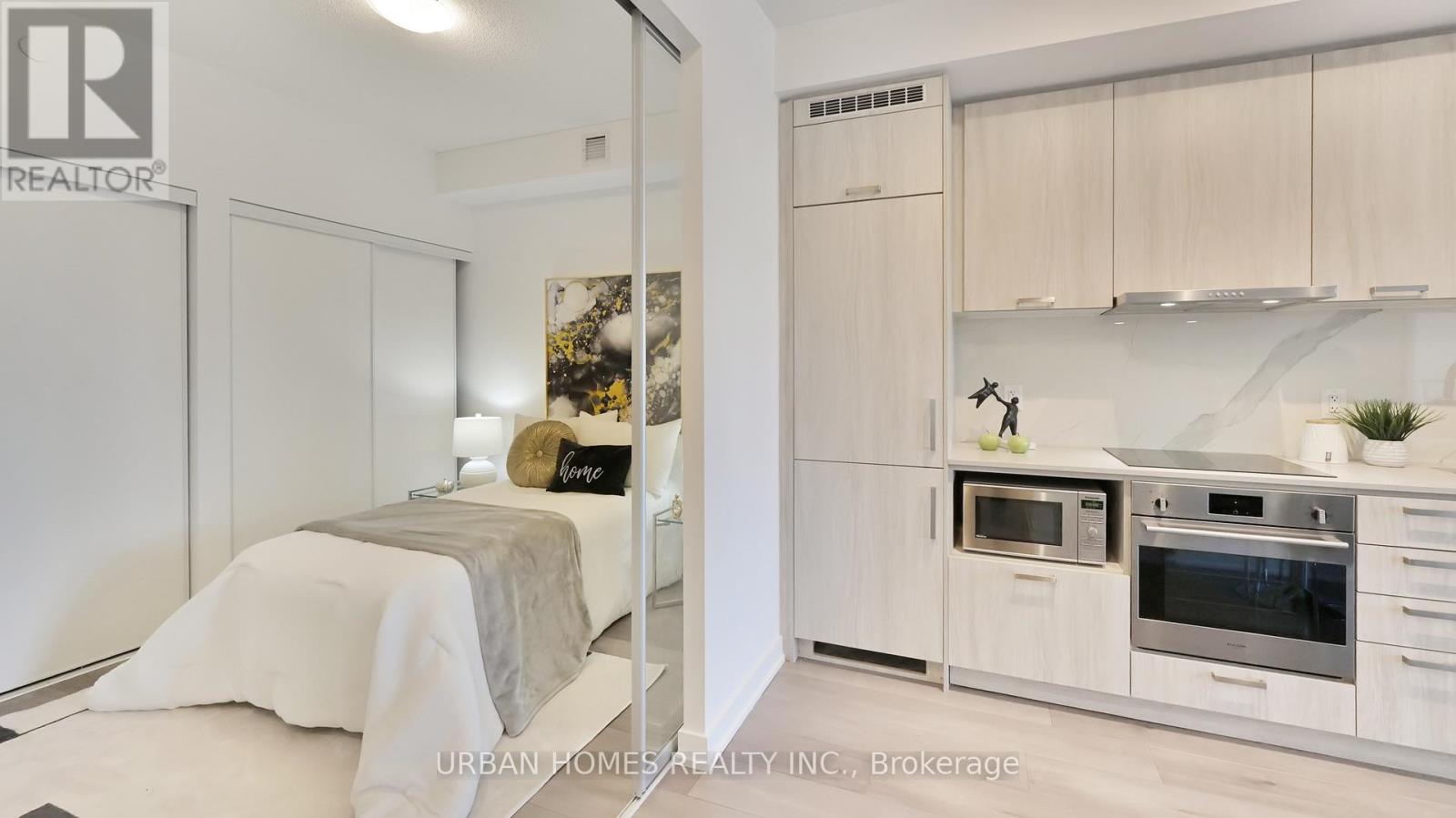 818 - 38 Honeycrisp Crescent, Vaughan, Ontario  L4K 0M7 - Photo 15 - N12781726