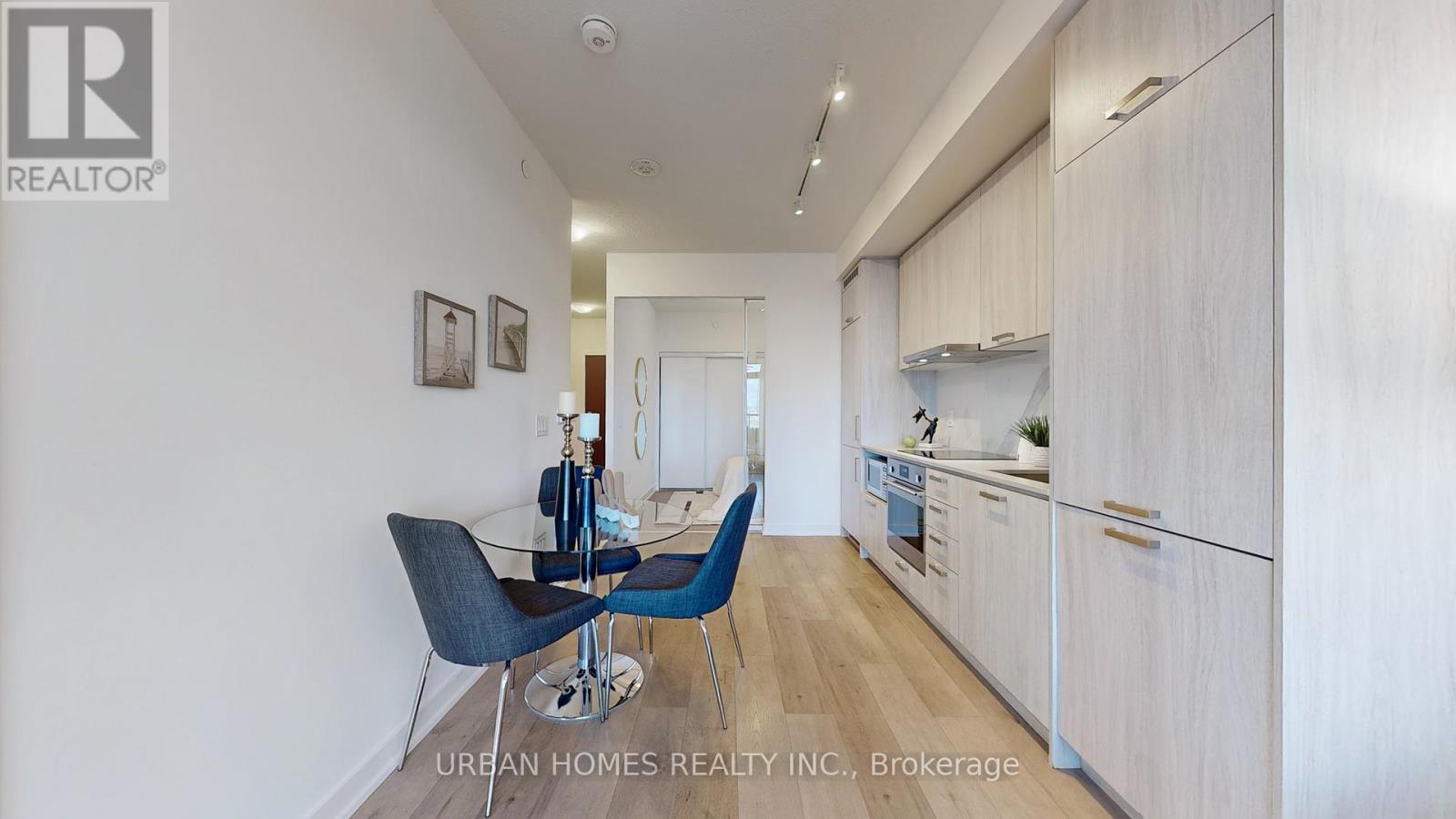 818 - 38 Honeycrisp Crescent, Vaughan, Ontario  L4K 0M7 - Photo 8 - N12781726