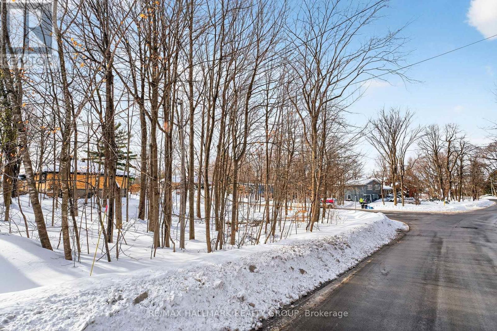 8 Davidson Drive, Ottawa, Ontario  K1J 7J9 - Photo 17 - X12784838