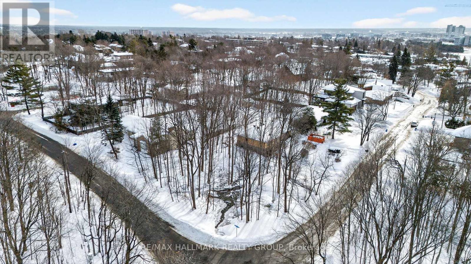 8 Davidson Drive, Ottawa, Ontario  K1J 7J9 - Photo 9 - X12784838