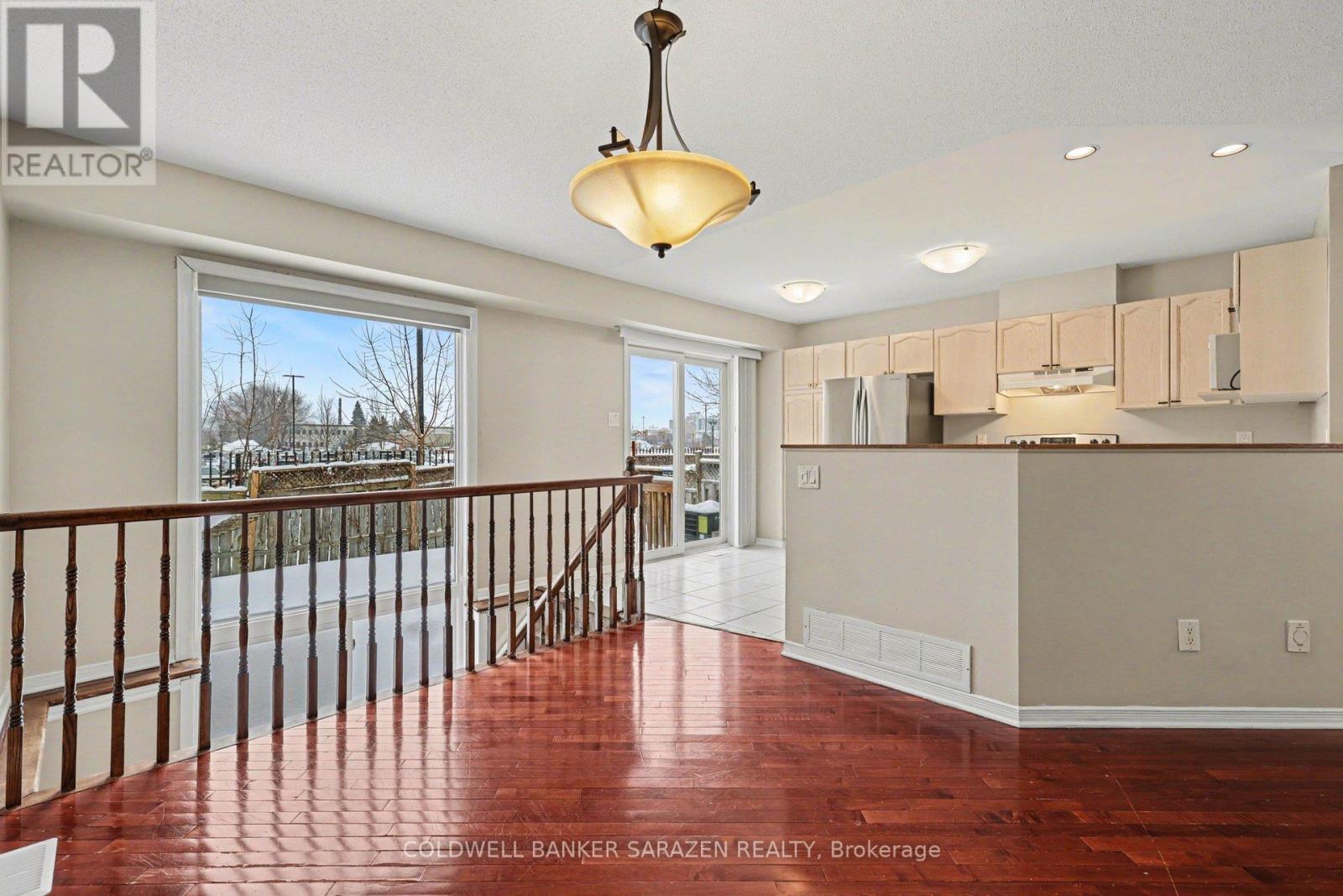 61 Scout Street, Ottawa, Ontario  K2C 4C4 - Photo 6 - X12784880