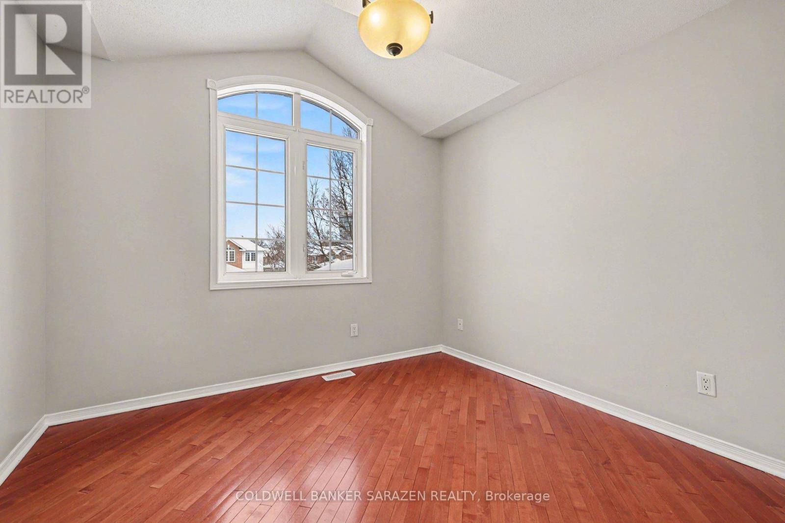 61 Scout Street, Ottawa, Ontario  K2C 4C4 - Photo 9 - X12784880