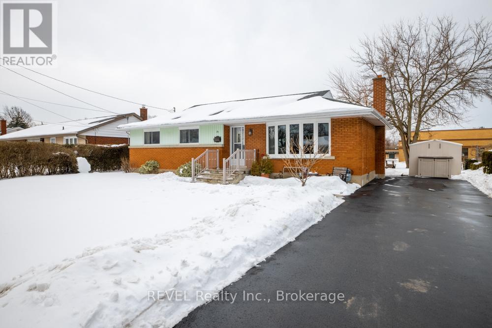 87 Royal Manor Drive, St. Catharines, Ontario  L2M 4L9 - Photo 2 - X12784844