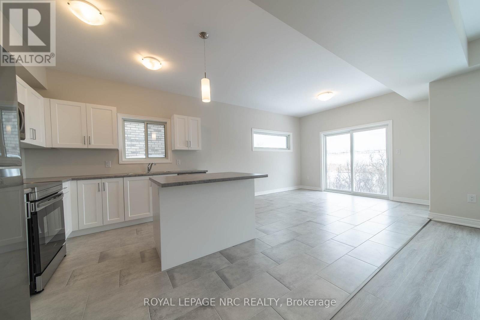 52 Wilson Drive, Thorold, Ontario  L2V 0G7 - Photo 8 - X12784910