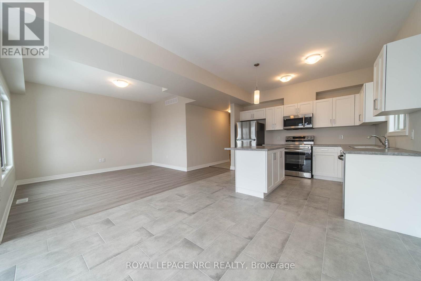 52 Wilson Drive, Thorold, Ontario  L2V 0G7 - Photo 9 - X12784910