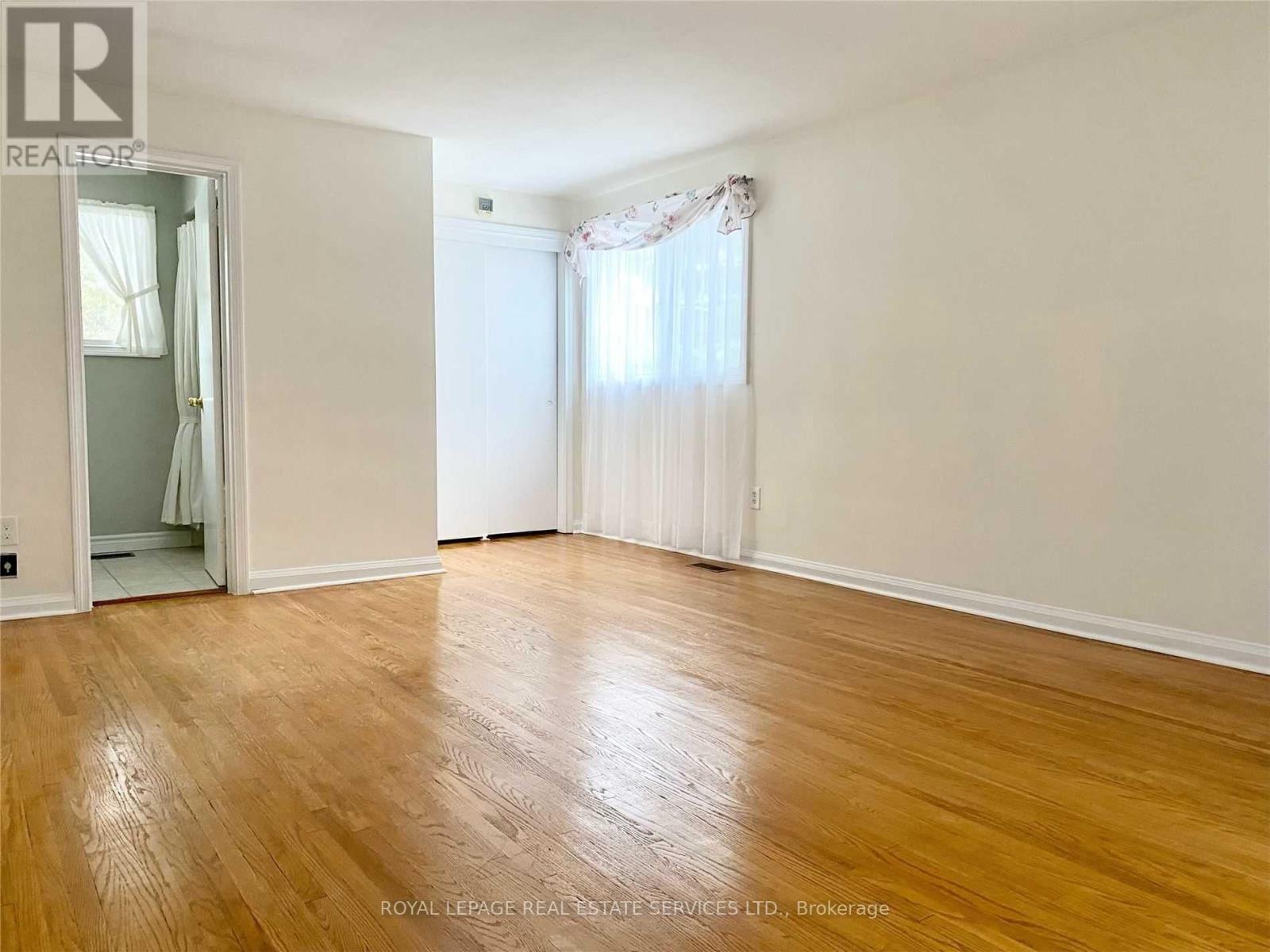 1268 Cleaver Drive, Oakville, Ontario  L6J 1W3 - Photo 13 - W12670000