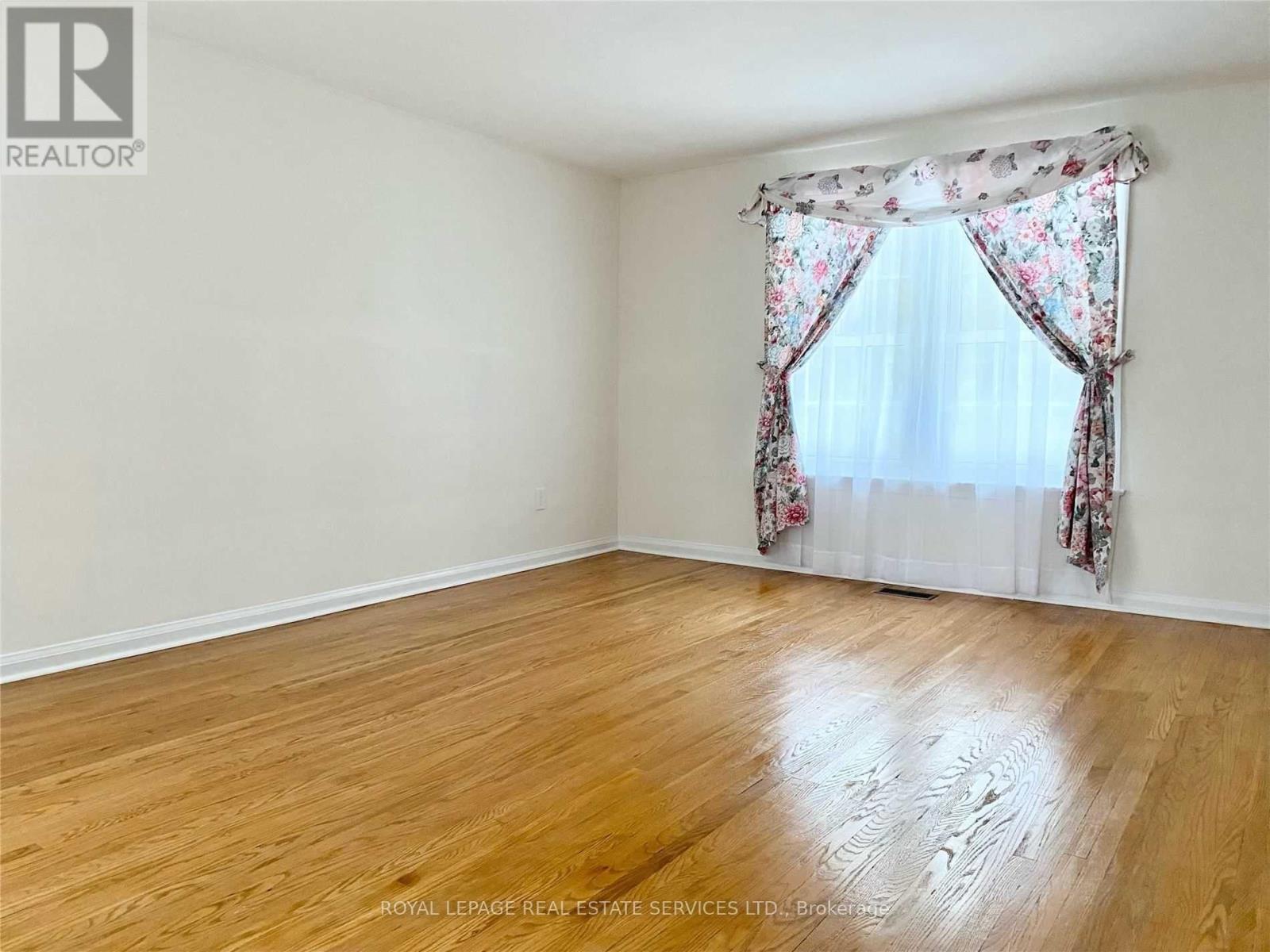 1268 Cleaver Drive, Oakville, Ontario  L6J 1W3 - Photo 12 - W12670000