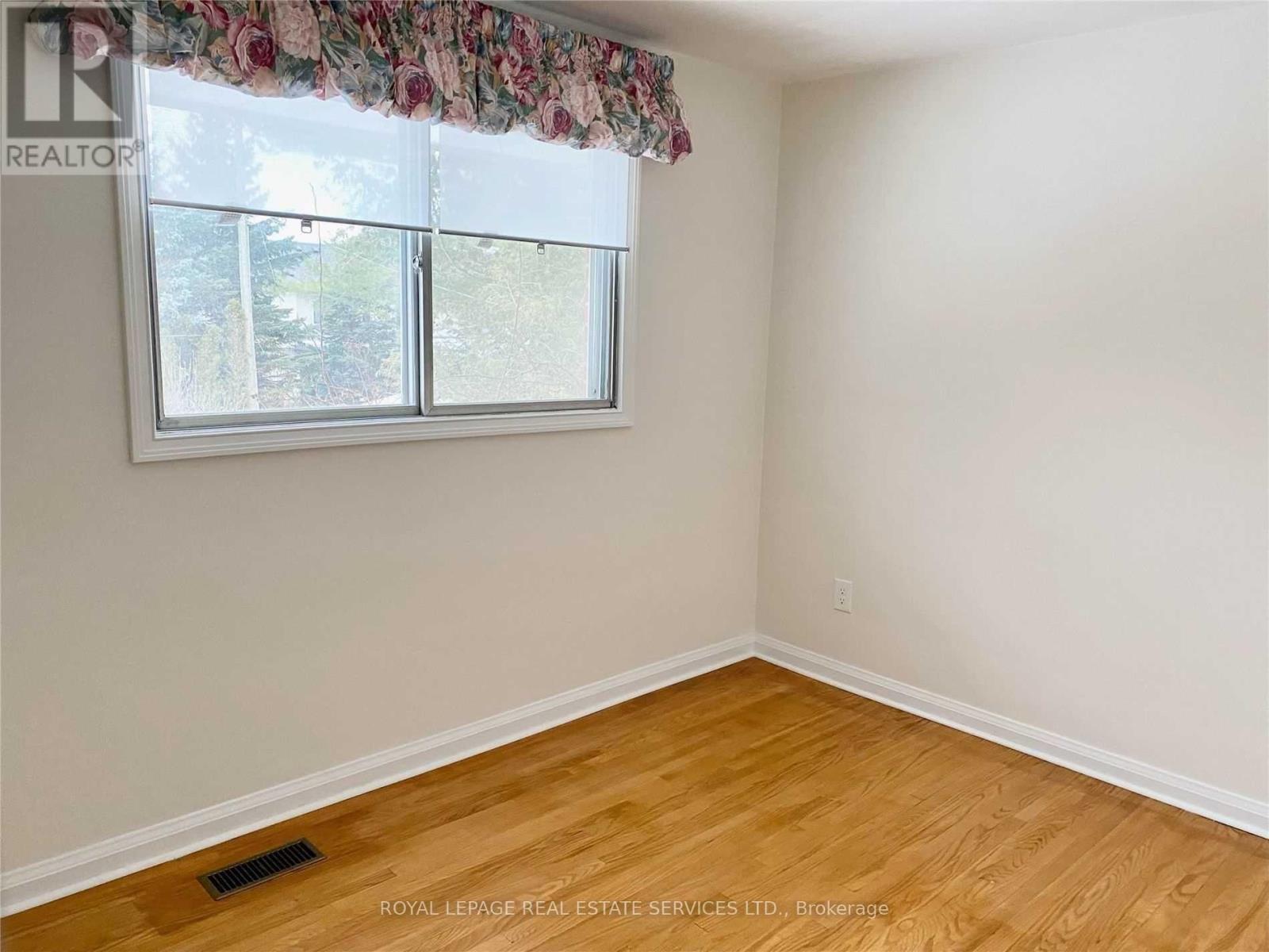 1268 Cleaver Drive, Oakville, Ontario  L6J 1W3 - Photo 17 - W12670000