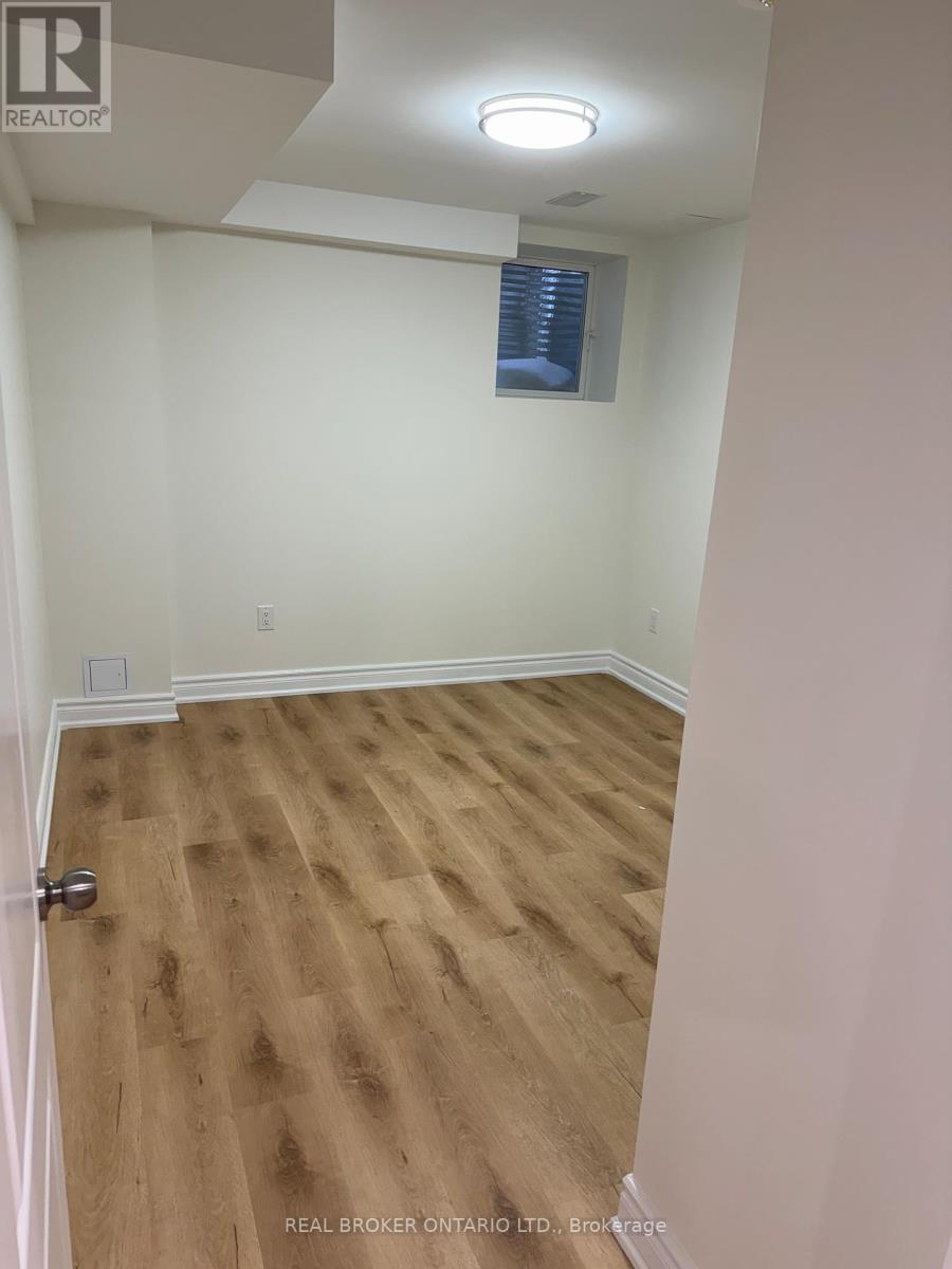 16 Jemima Road S, Brampton, Ontario  L7A 4T2 - Photo 8 - W12770124