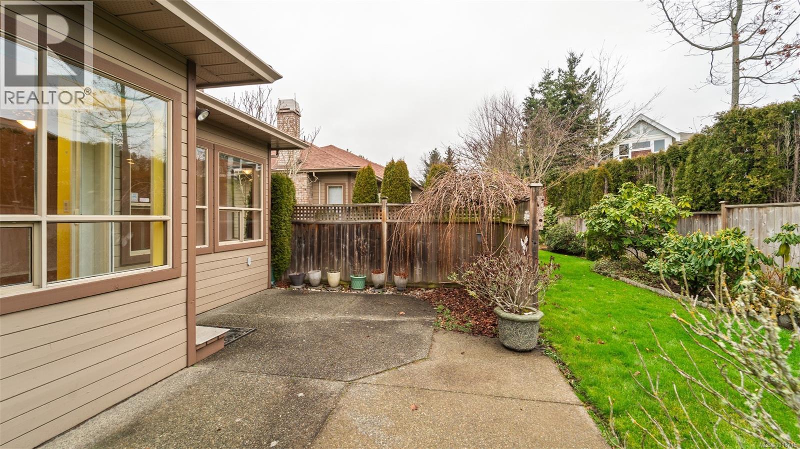 403 4515 Pipeline Rd, Saanich, British Columbia  V8Z 5M3 - Photo 38 - 1018716