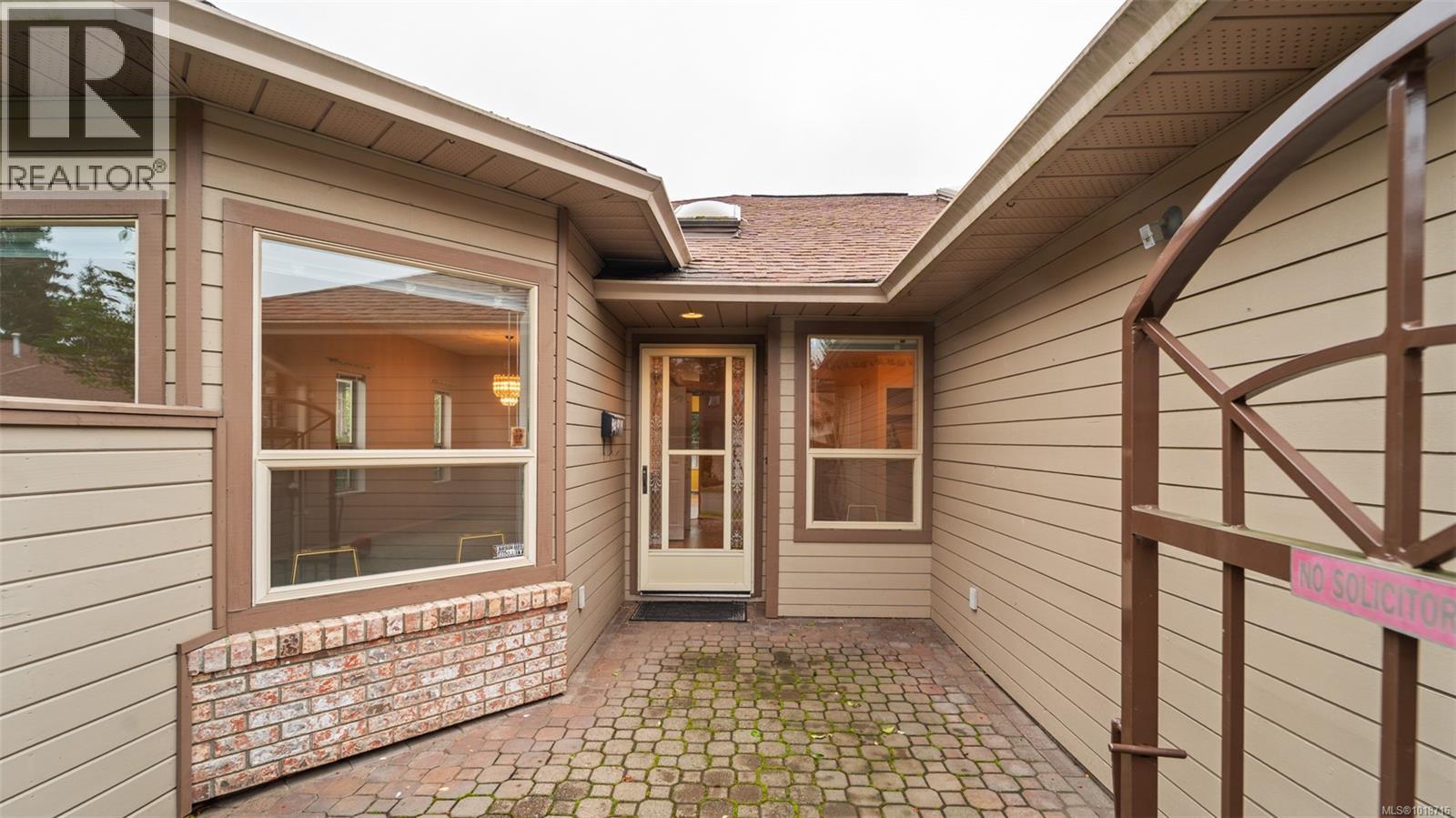 403 4515 Pipeline Rd, Saanich, British Columbia  V8Z 5M3 - Photo 4 - 1018716