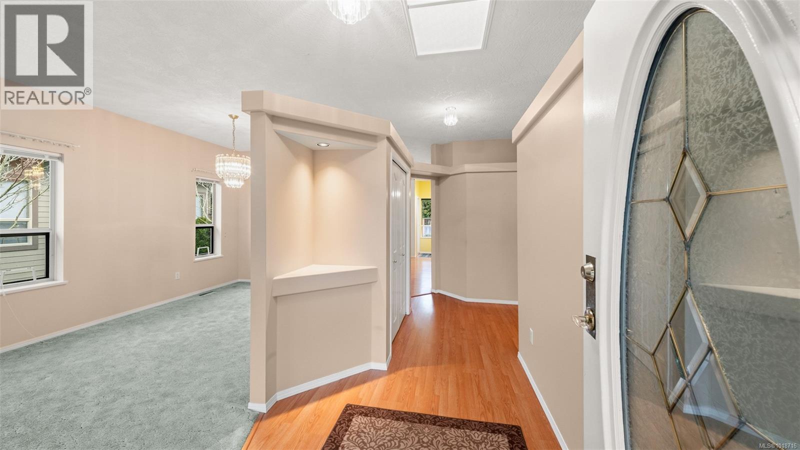 403 4515 Pipeline Rd, Saanich, British Columbia  V8Z 5M3 - Photo 5 - 1018716