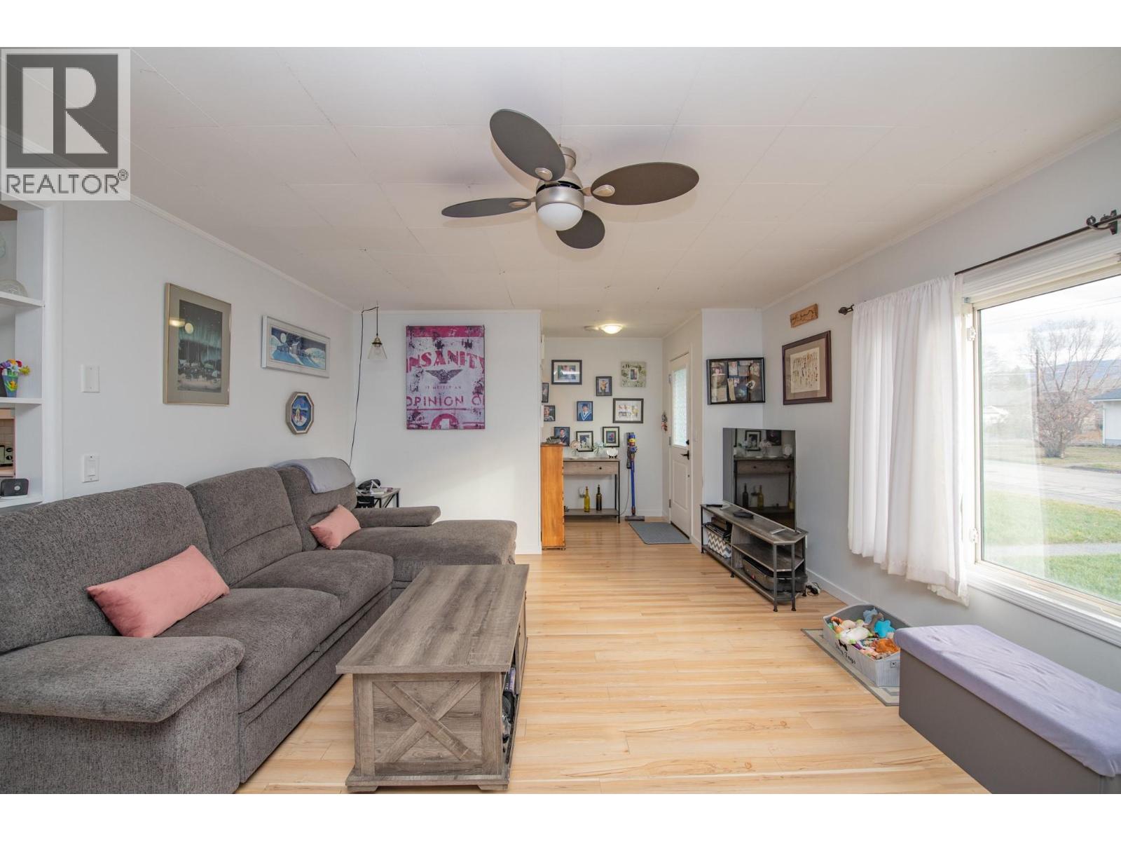 3905 28 Avenue, Vernon, British Columbia  v1t 1x3 - Photo 3 - 10375239