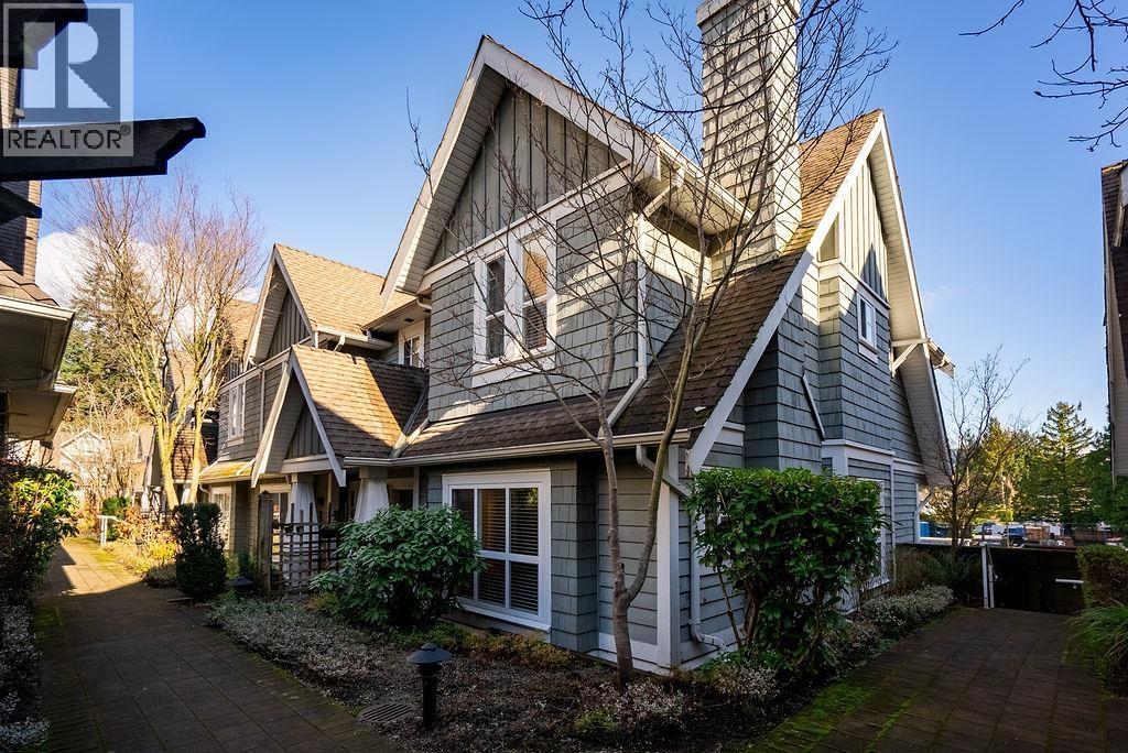 9 2688 MOUNTAIN HIGHWAY, North Vancouver, British Columbia