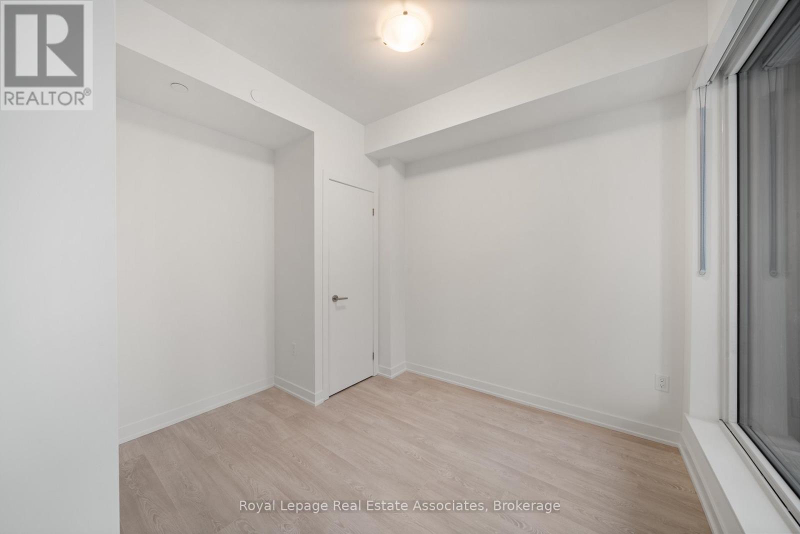 1004 - 1 Quarrington Lane, Toronto, Ontario  M3C 0S4 - Photo 13 - C12784804