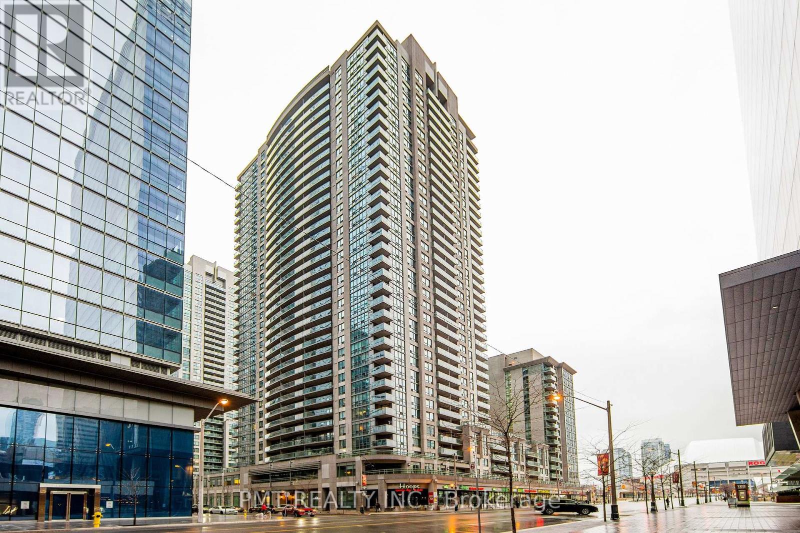 PH06 - 30 GRAND TRUNK CRESCENT, Toronto, Ontario