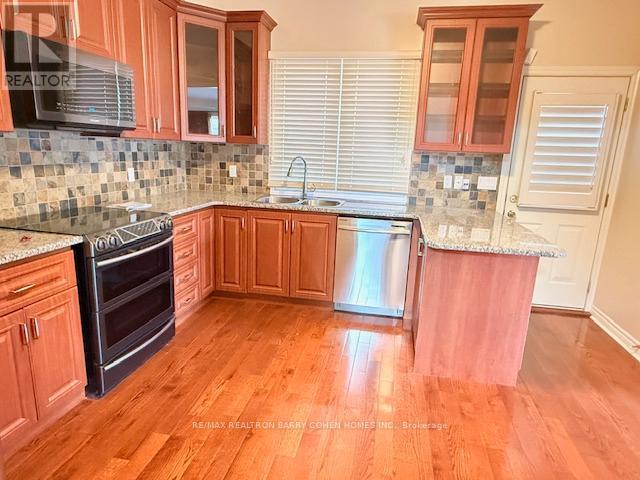 26 Larkfield Drive, Toronto, Ontario  M3B 2H1 - Photo 2 - C12784902