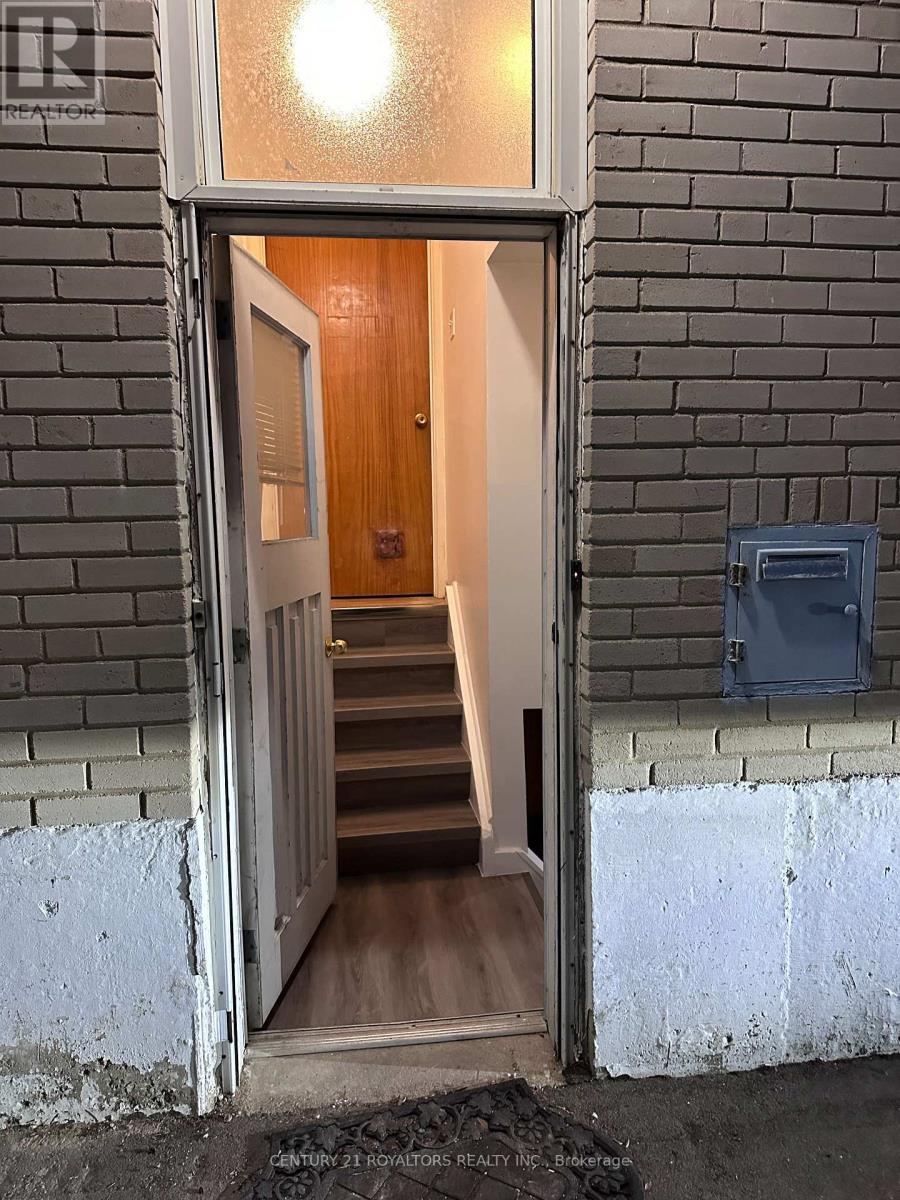 Lower - 50 Marbury Crescent, Toronto, Ontario  M3A 2G2 - Photo 2 - C12784904