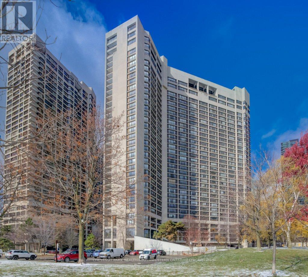 1017 - 33 Harbour Square, Toronto, Ontario  M5J 2G2 - Photo 2 - C12784908