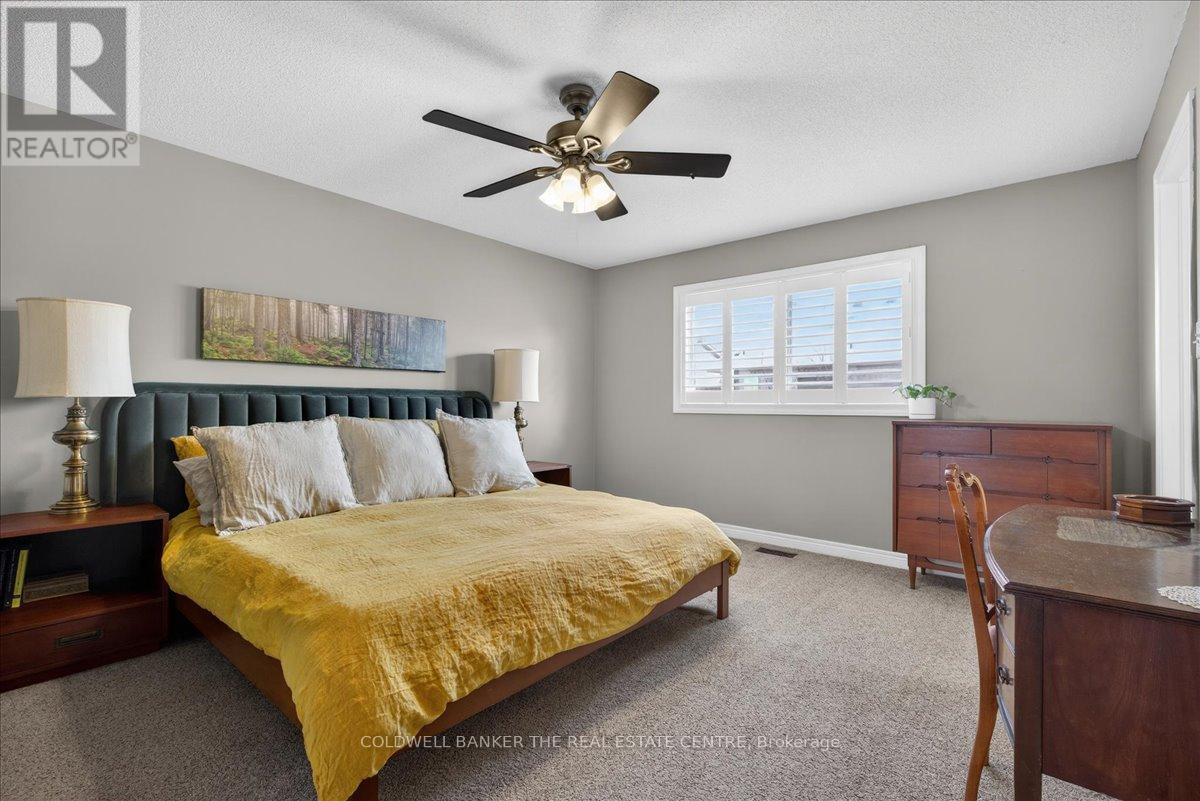 70 Margaret Graham Crescent, East Gwillimbury (Mt Albert), Ontario  L0G 1M0 - Photo 23 - N12784758